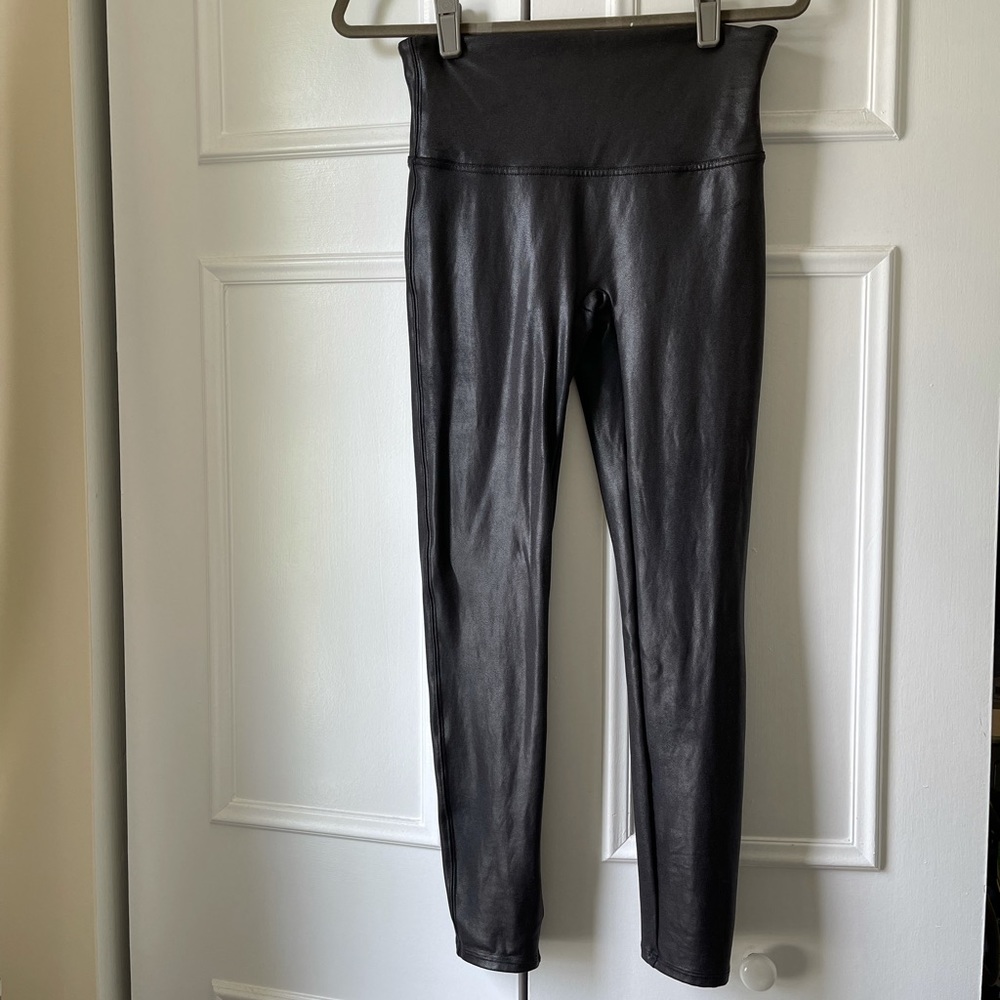 Large Petite Faux Leather Spanx black